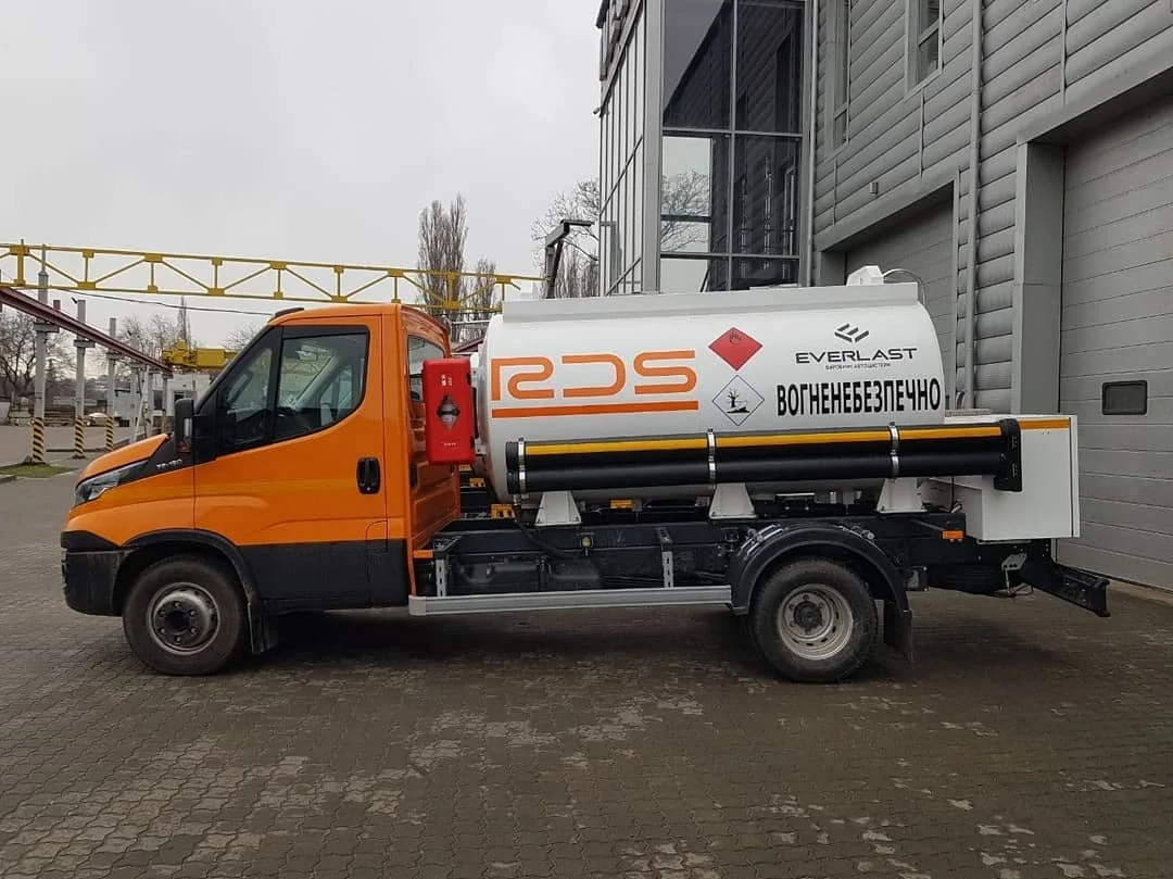 Автопаливозаправник об’ємом 4м3 на шасі IVECO Daily 70C16H3.0 4х2