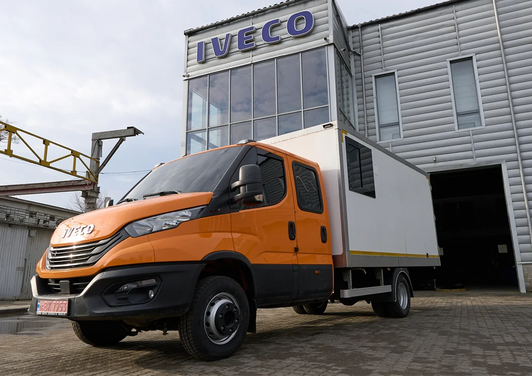 Універсальна майстерня на колісах