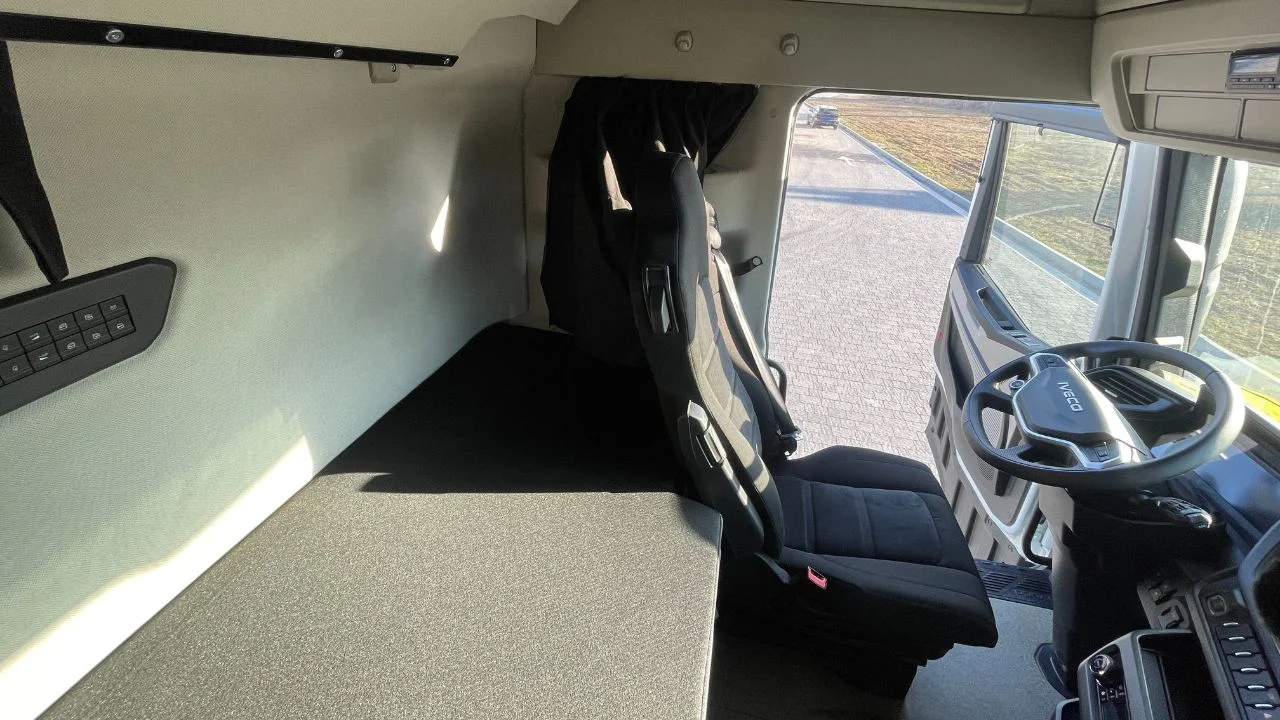 IVECO S-WAY AS440S46T/P (Сідловий тягач, Євро 6)