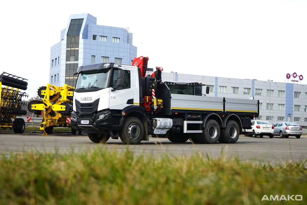 IVECO T-WAY AD380T46 H (Бортова платформа з КМУ 6х4, Е6 )