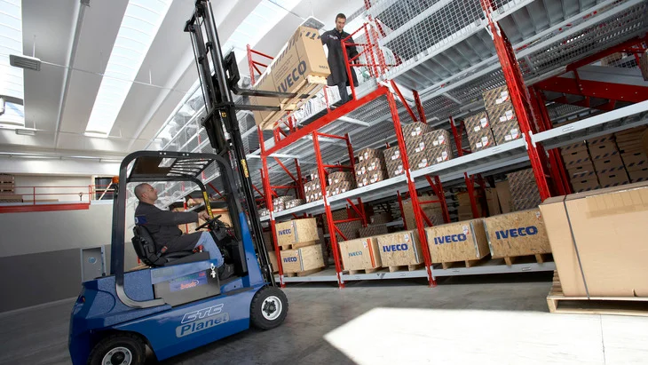 Розпродаж запчастин до вантажівок та напівпричепів старше 3 років