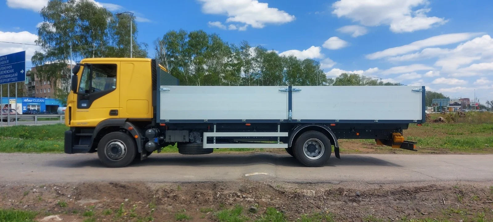 Алюмінієва бортова платформа - д/ш/в: 6400/2550/800мм на базі IVECO EuroCargo