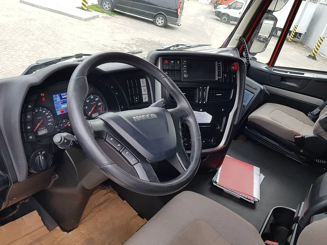 65520b4409-19888064211799040191528923527539278270550820n