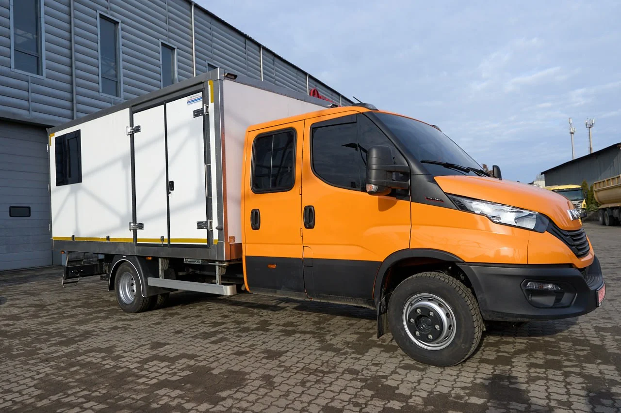 Вигляд з правого боку Daily 60C16H3.0 D