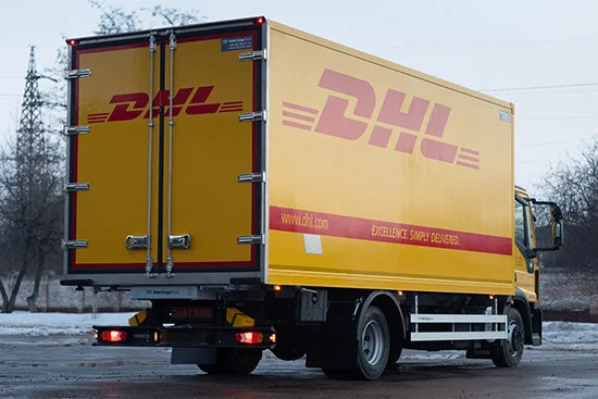 Індивідуально забудований фургон для перевезення авіаконтейнерів на базі шасі IVECO EUROCARGO