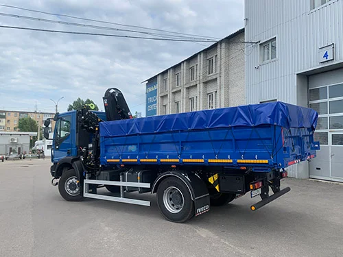 Кран-маніпулятор з бортовою платформою на базі повнопривідного 4х4 IVECO Eurocargo ML150