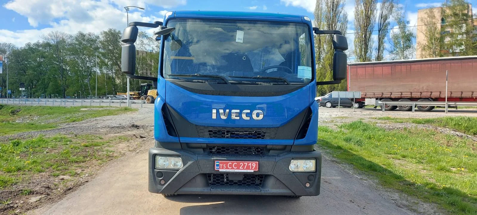 Алюмінієва бортова платформа - д/ш/в: 6400/2550/800мм на базі IVECO EuroCargo