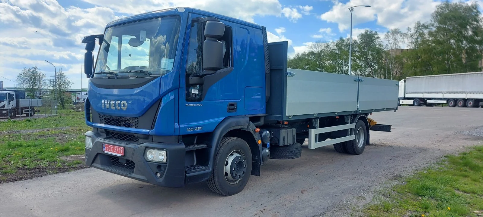 Алюмінієва бортова платформа - д/ш/в: 6400/2550/800мм на базі IVECO EuroCargo