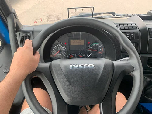 Кран-маніпулятор з бортовою платформою на базі повнопривідного 4х4 IVECO Eurocargo ML150