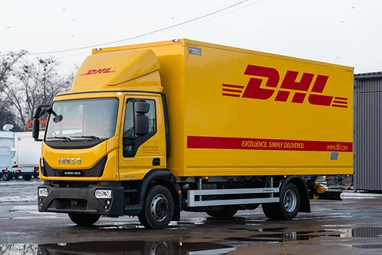 Індивідуально забудований фургон для перевезення авіаконтейнерів на базі шасі IVECO EUROCARGO